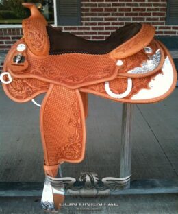 C06 Delavan Show Performer
