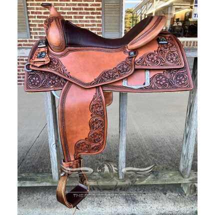 C53 Josiane Gauthier Show Performer