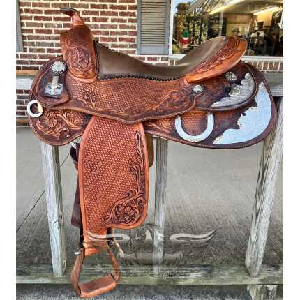 C06 Delavan Show Performer