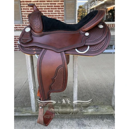 C81 The Little River Performer